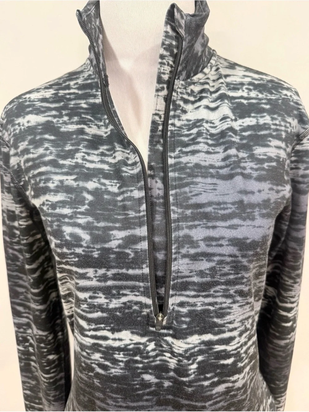 Nike Dri-FIT Women’s Medium 1/4 Zip Pullover Gray Black Athletic Running Top